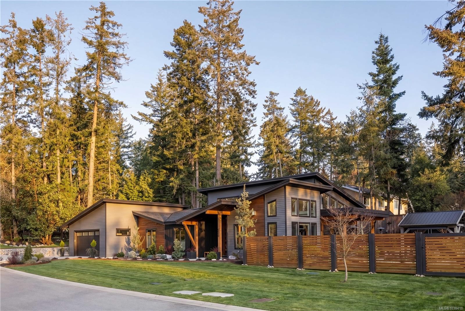 593 Downey Rd, North Saanich, BC