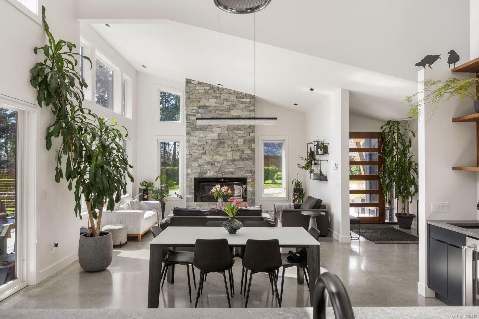 593 Downey Rd, North Saanich, BC
