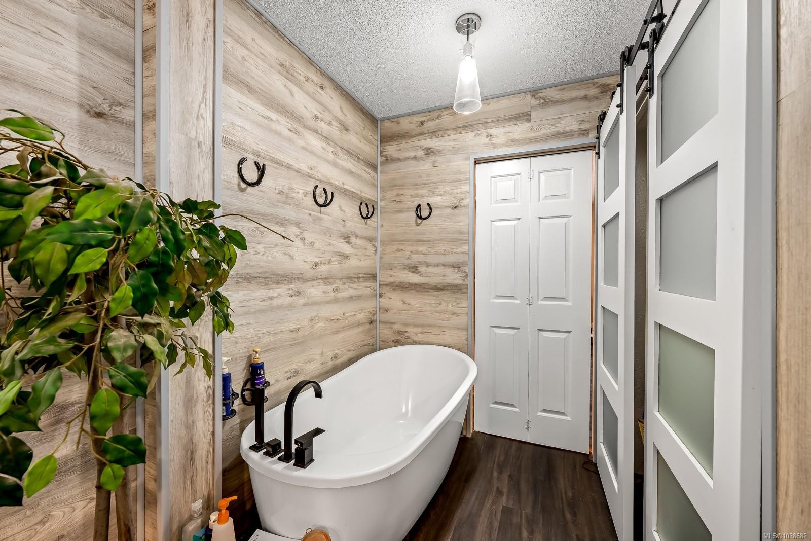 2468 Endall Rd, Black Creek, BC