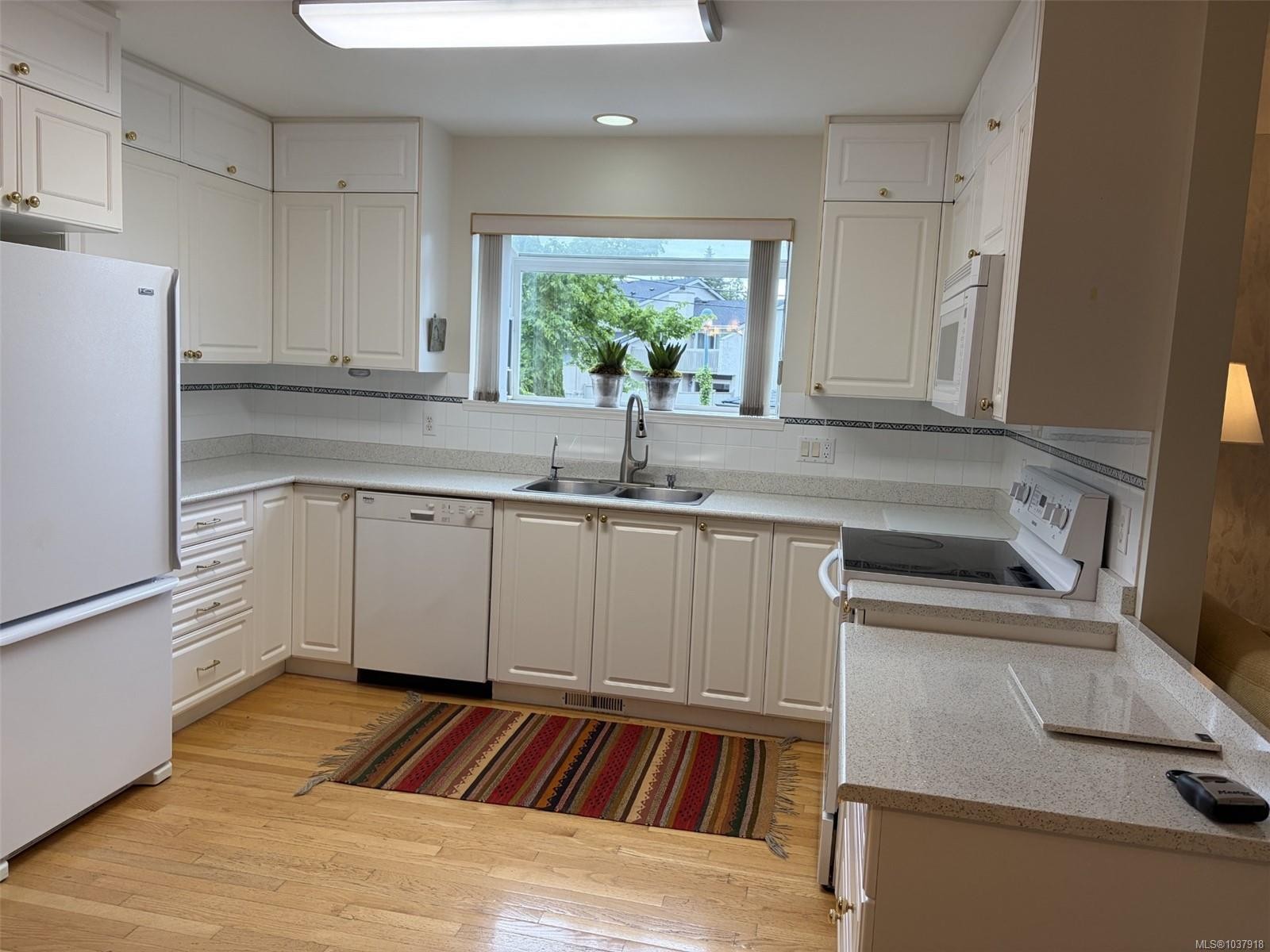 #14-1473 Garnet Rd, Saanich, BC