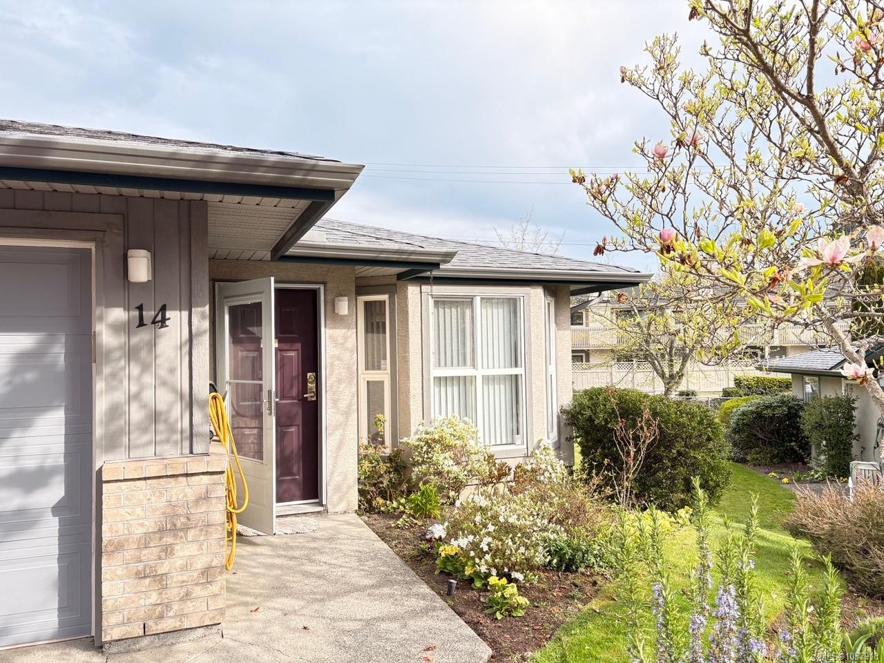 #14-1473 Garnet Rd, Saanich, BC