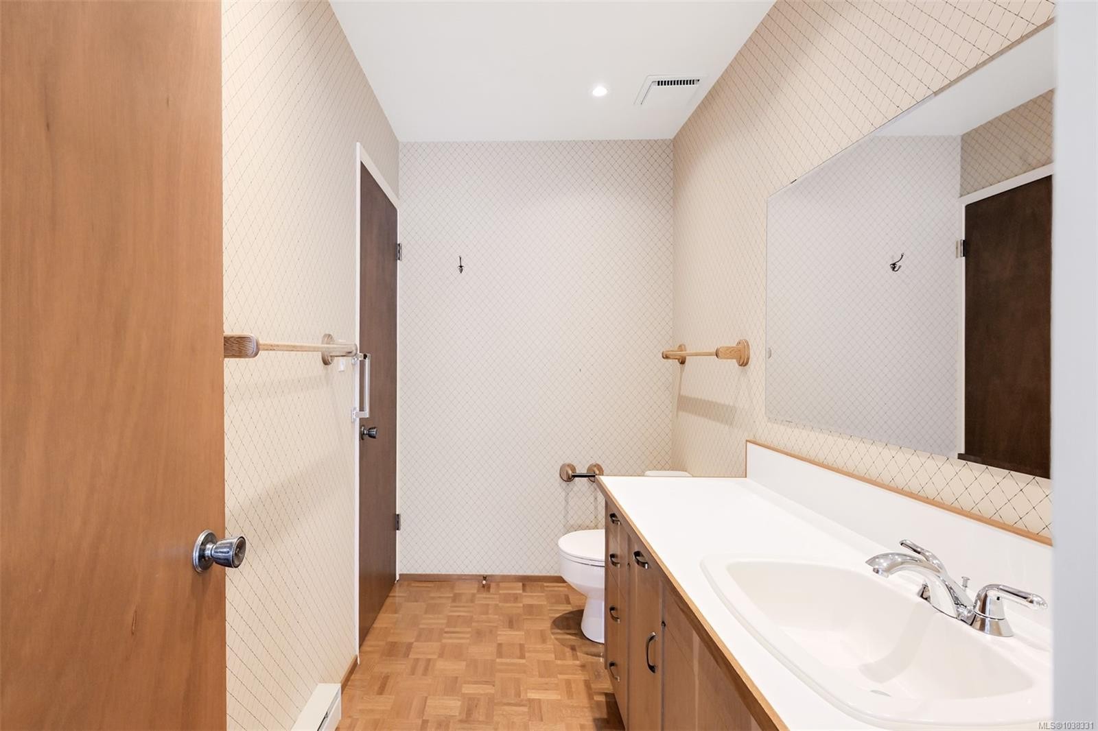 558 Dallas Rd, Victoria, BC - Indoor Photo Showing Bathroom