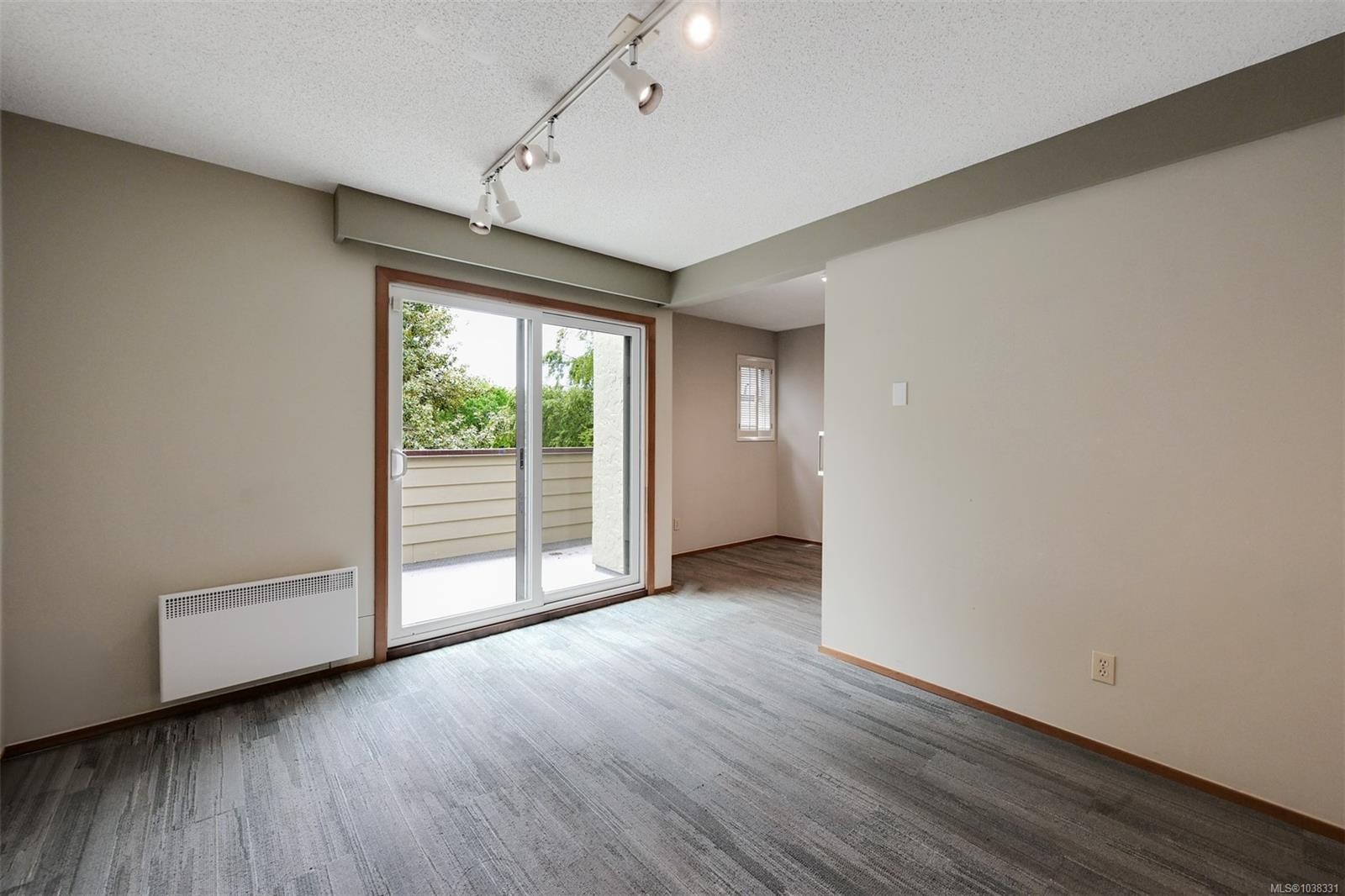 558 Dallas Rd, Victoria, BC - Indoor Photo Showing Other Room