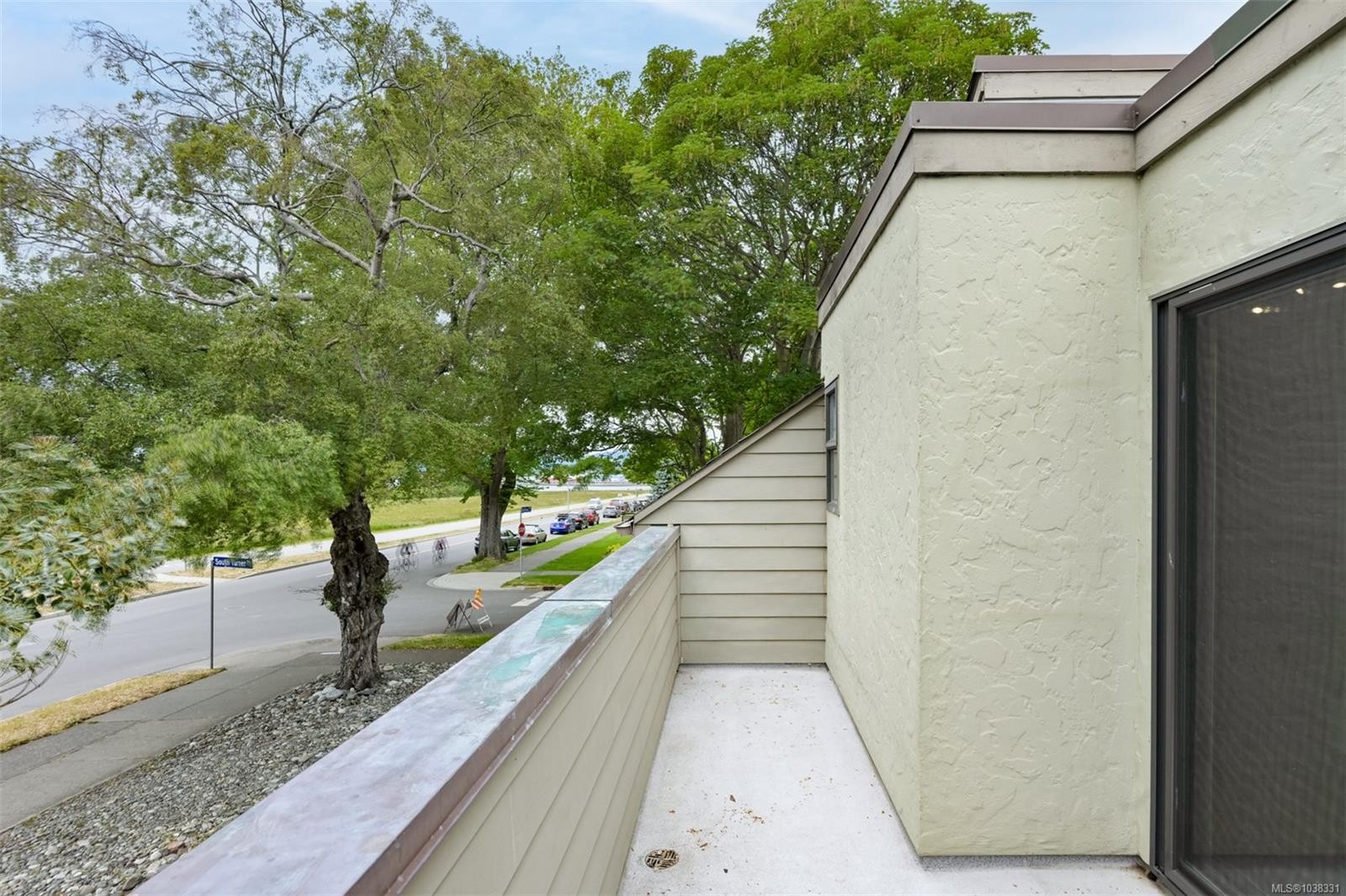 558 Dallas Rd, Victoria, BC - Outdoor