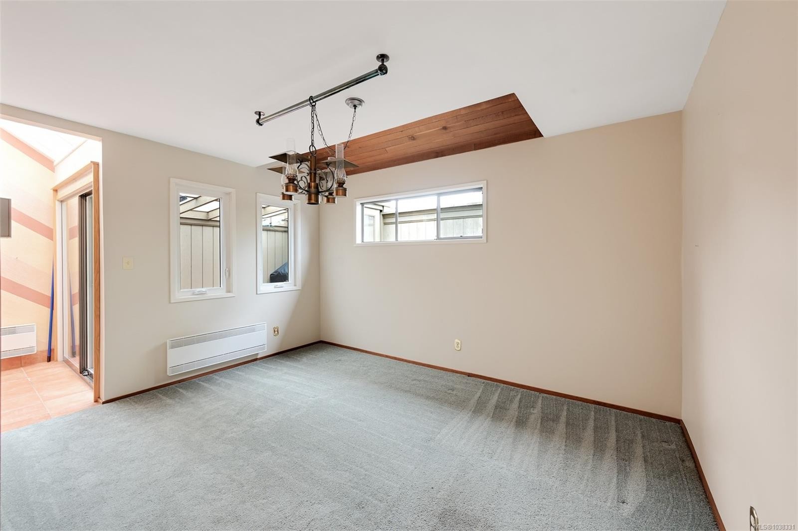558 Dallas Rd, Victoria, BC - Indoor Photo Showing Other Room