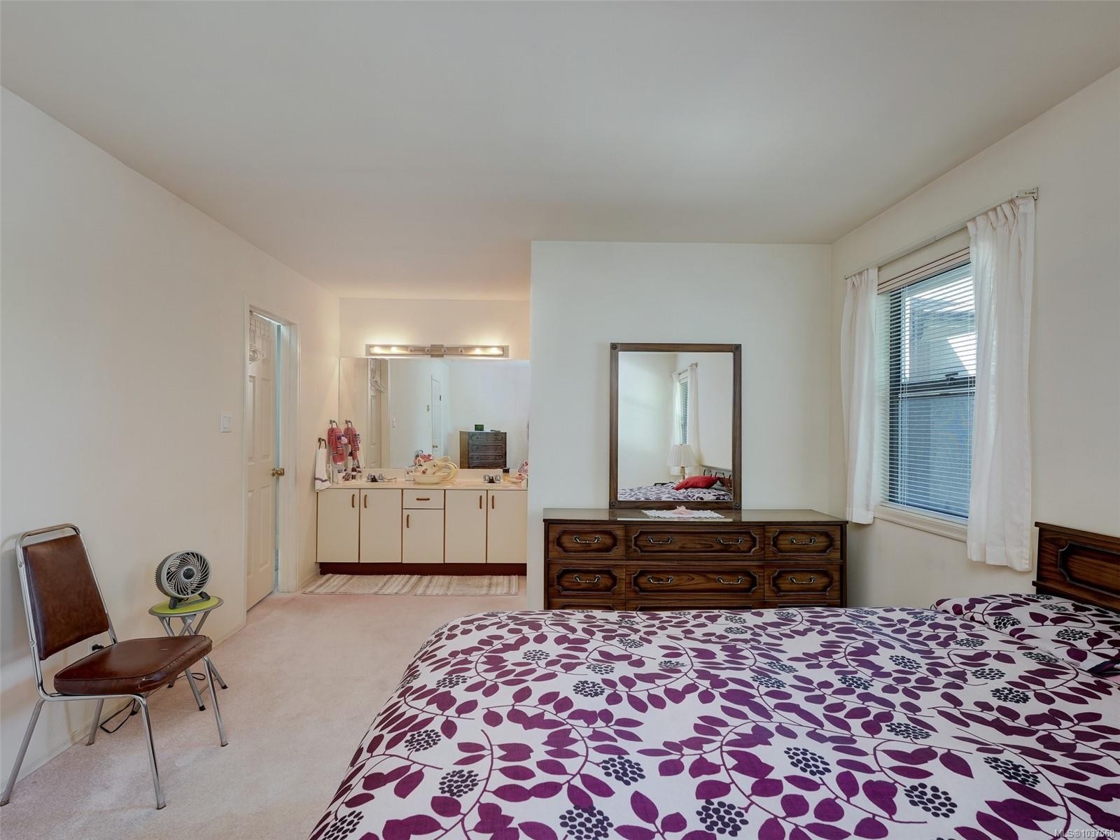 #2-1309 Mckenzie Ave, Saanich, BC