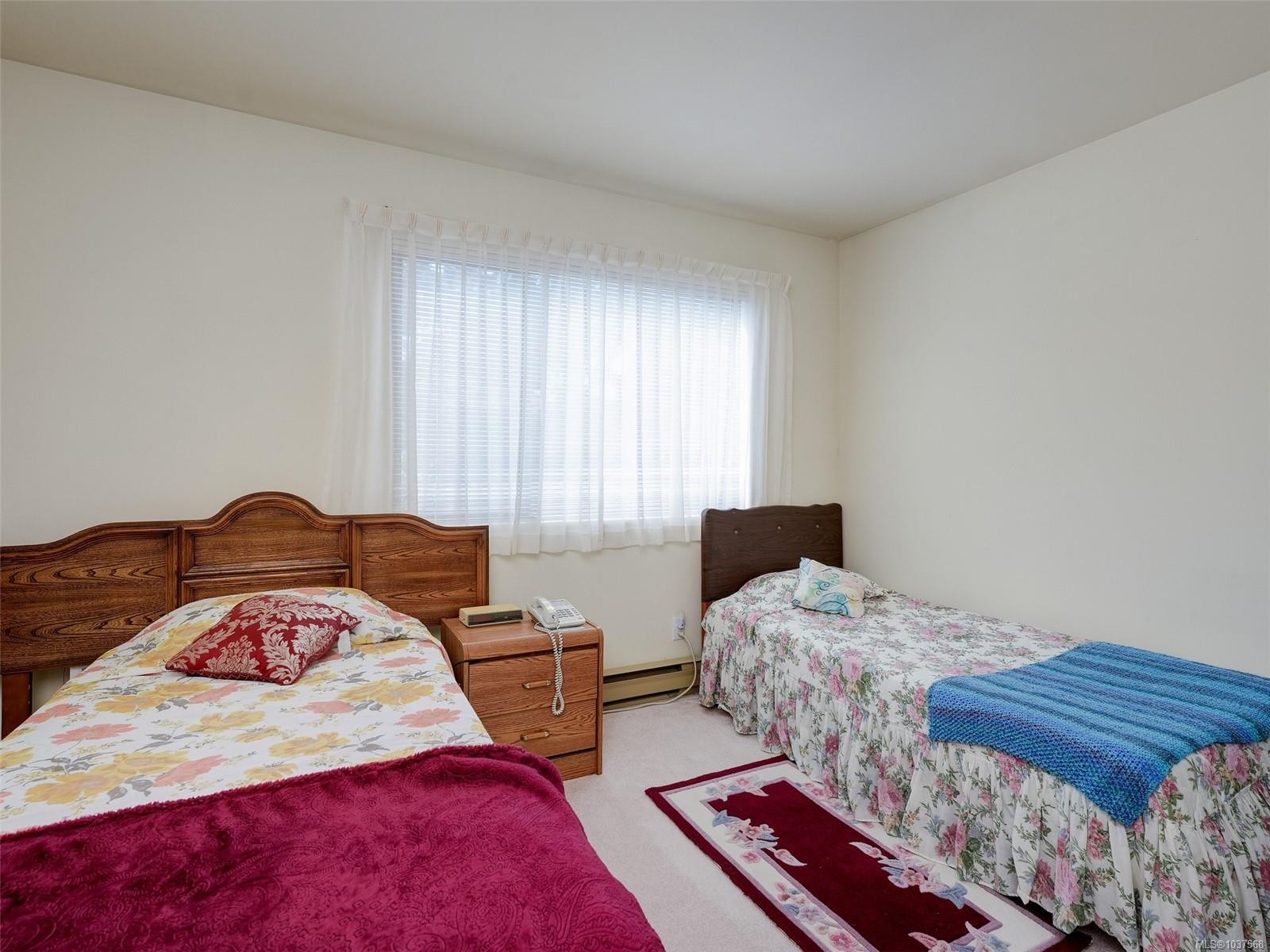 #2-1309 Mckenzie Ave, Saanich, BC