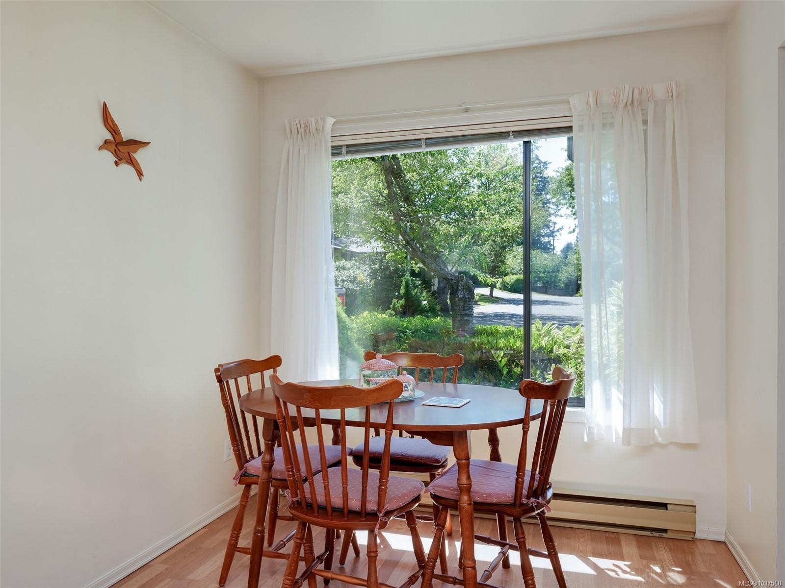#2-1309 Mckenzie Ave, Saanich, BC