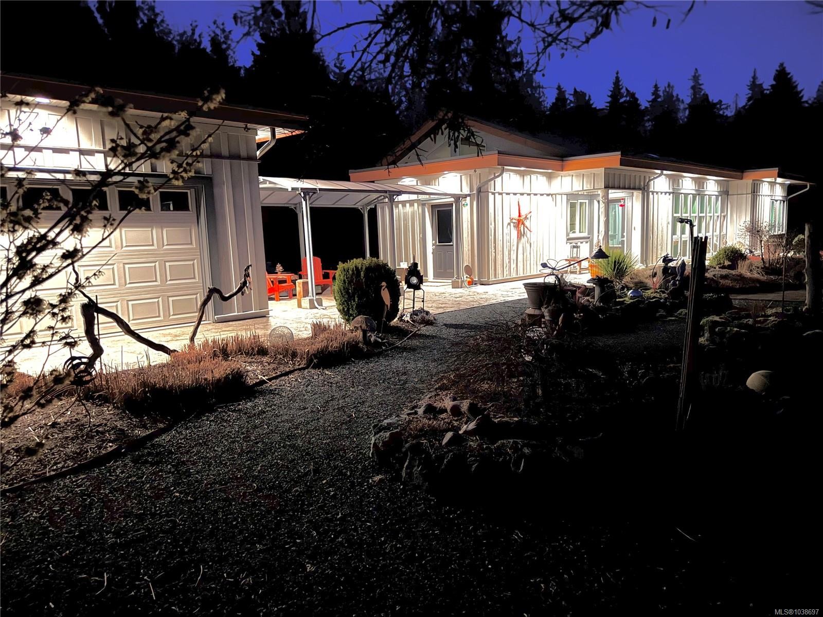 3881 Charlton Dr, Qualicum Beach, BC