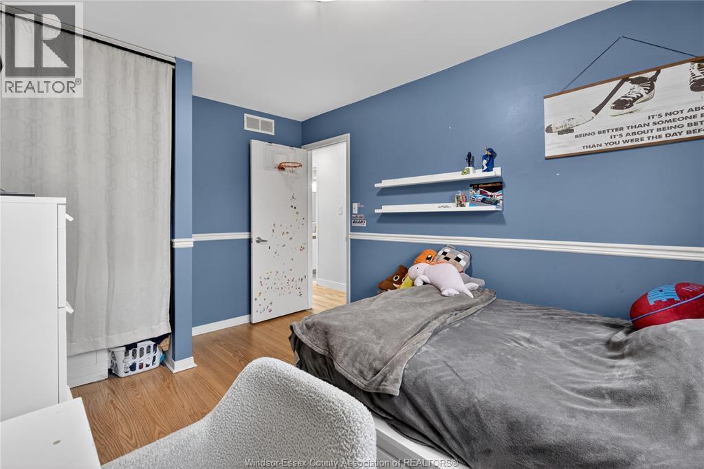 8492 Jerome, Windsor, ON - Indoor Photo Showing Bedroom