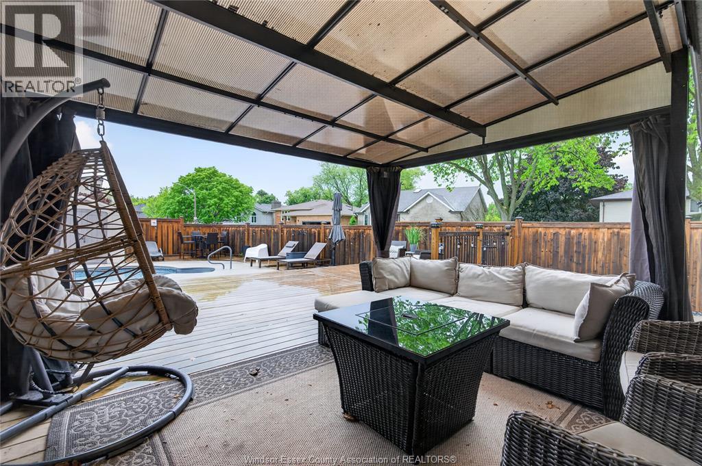 8492 Jerome, Windsor, ON - Outdoor With Deck Patio Veranda With Exterior