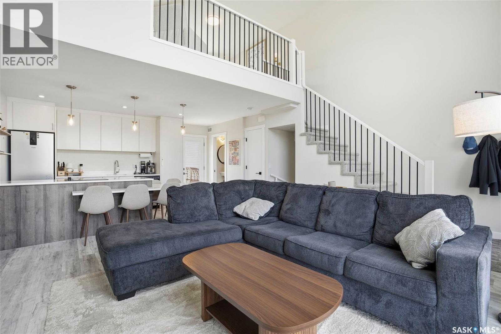 336 Mcfaull Crescent, Saskatoon, SK - Indoor Photo Showing Living Room