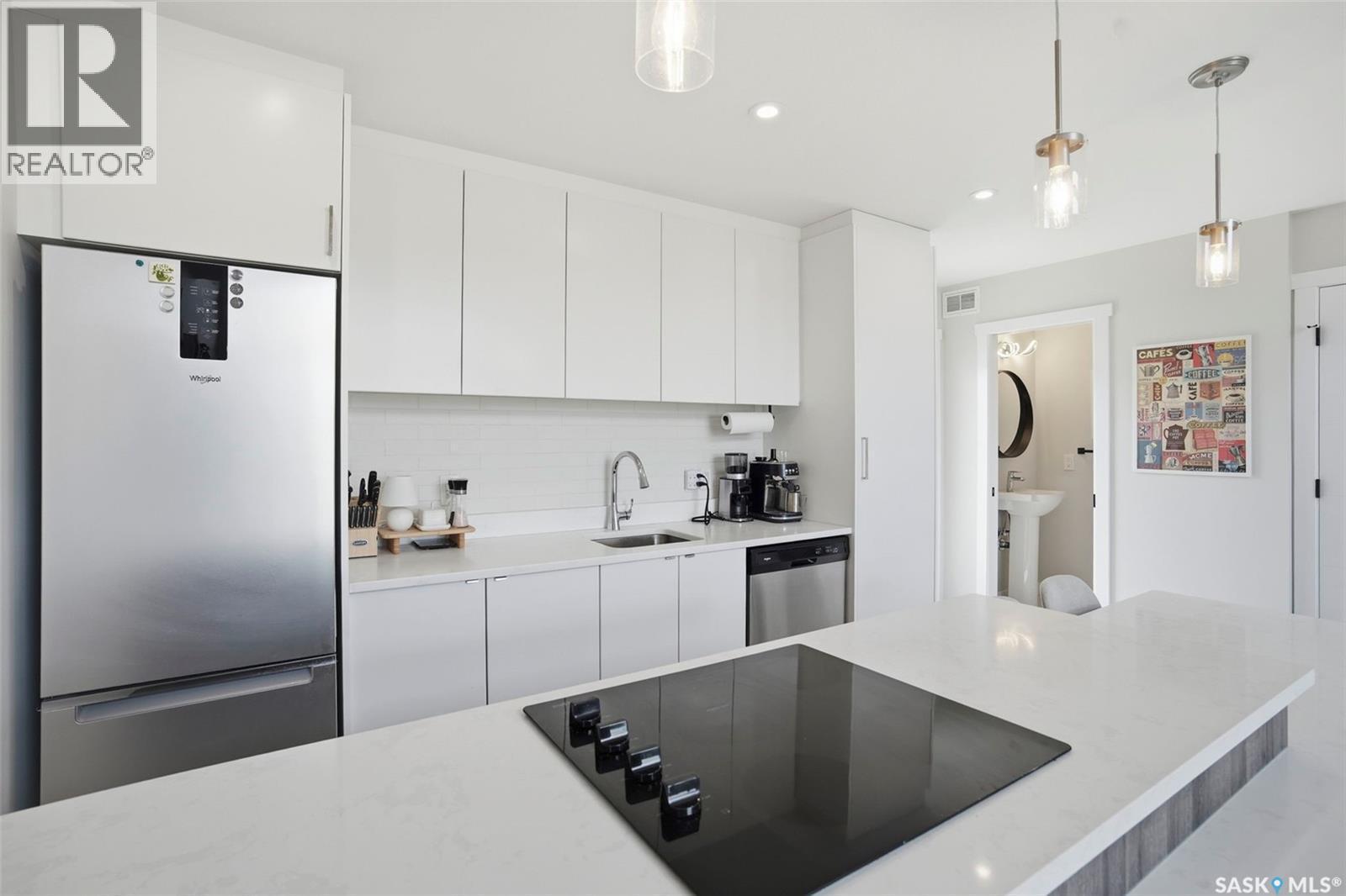 336 Mcfaull Crescent, Saskatoon, SK - Indoor Photo Showing Kitchen With Upgraded Kitchen