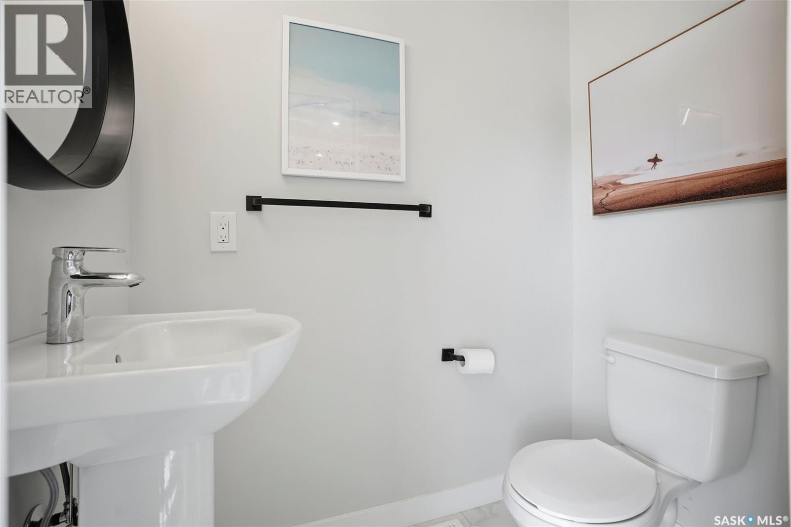336 Mcfaull Crescent, Saskatoon, SK - Indoor Photo Showing Bathroom