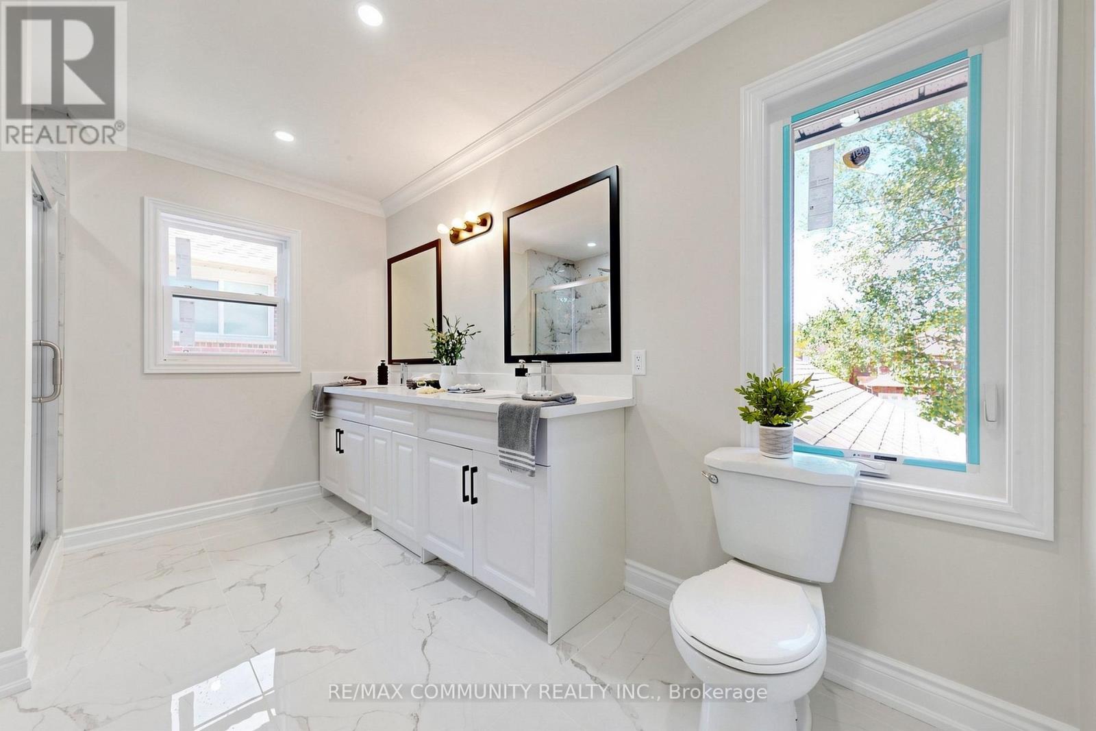 1002 Riverview Crescent, Pickering, ON - Indoor Photo Showing Bathroom