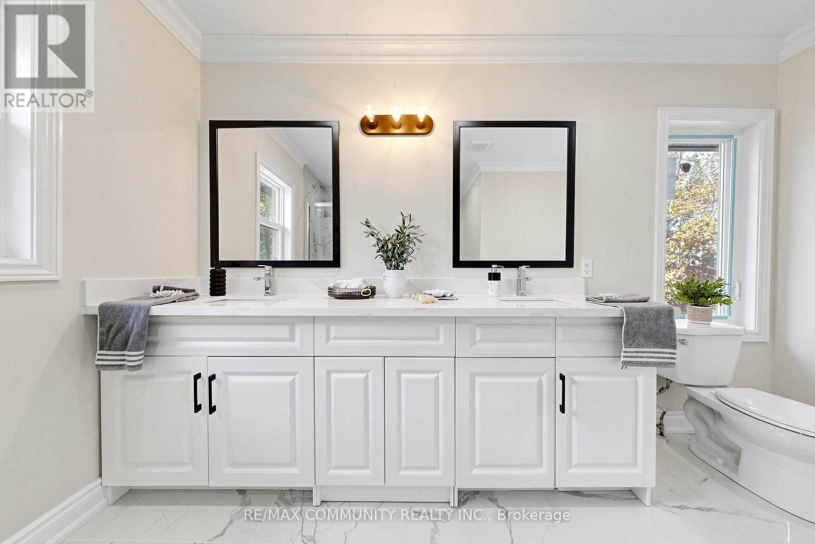 1002 Riverview Crescent, Pickering, ON - Indoor Photo Showing Bathroom
