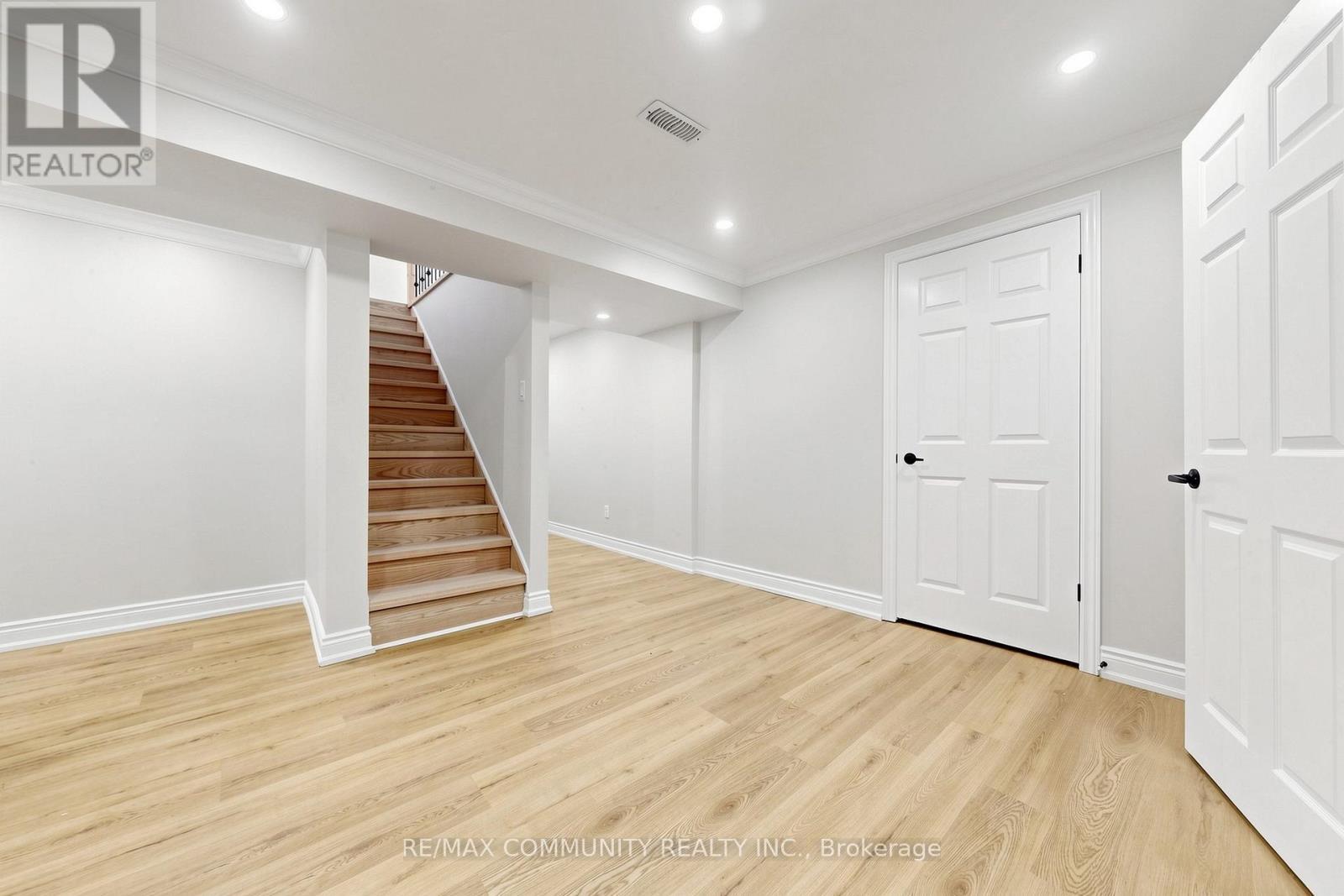 1002 Riverview Crescent, Pickering, ON - Indoor