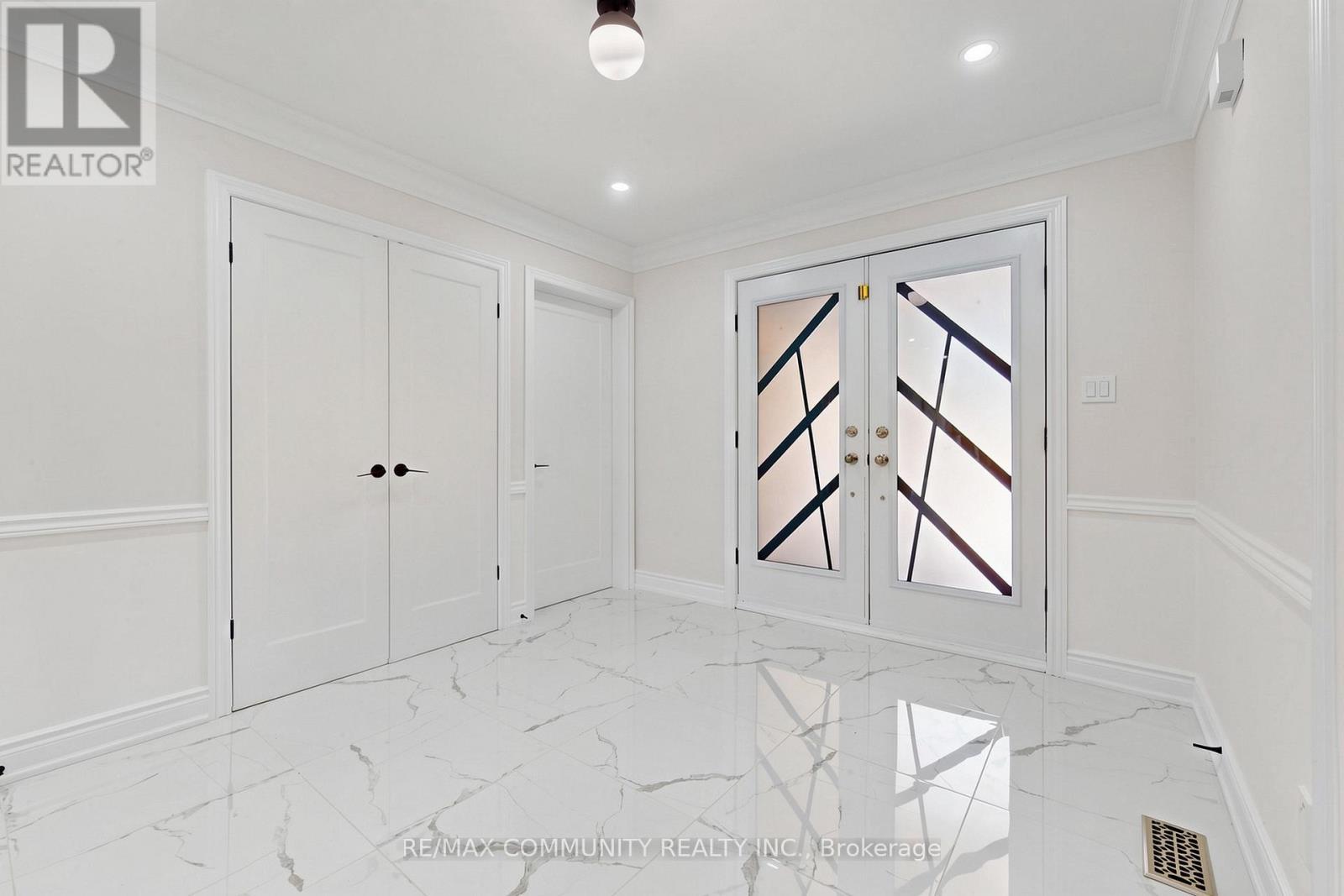 1002 Riverview Crescent, Pickering, ON - Indoor Photo Showing Other Room