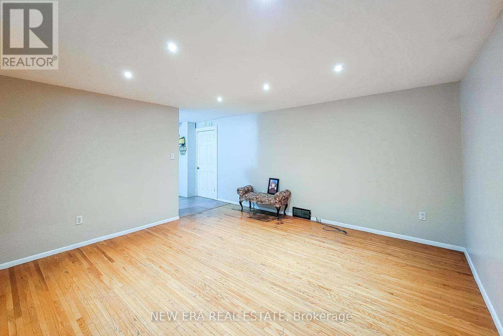 1 Vera Court, Hamilton, ON - Indoor