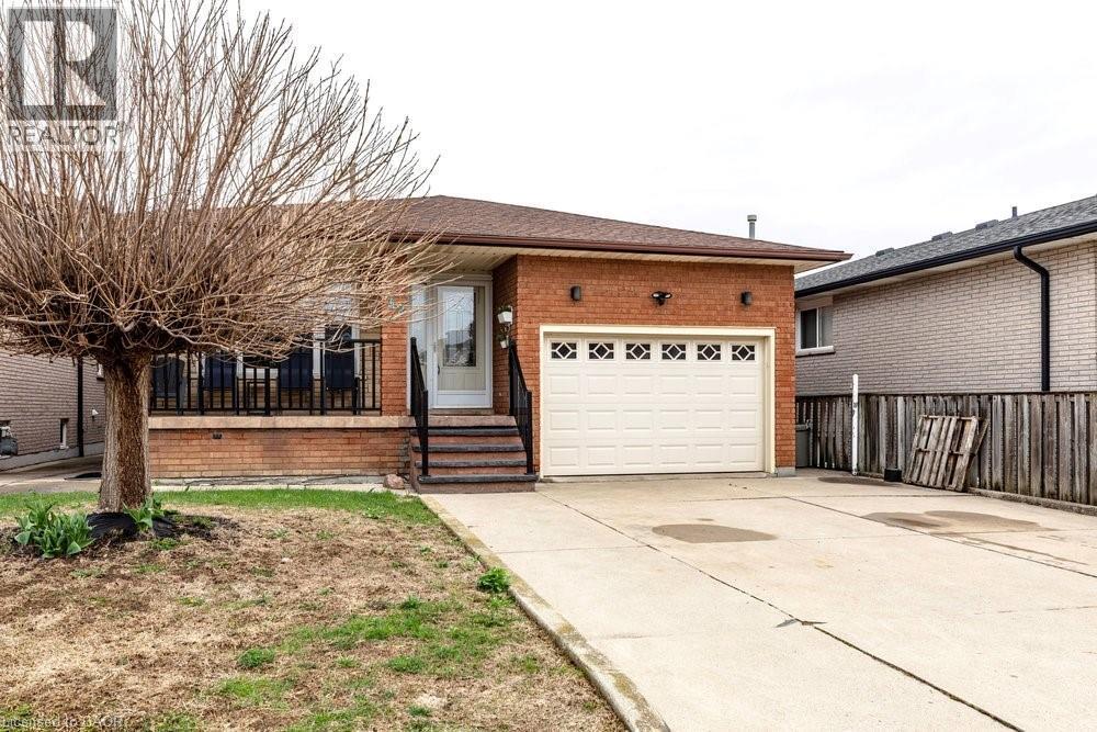 42 Lasila Court, Hamilton, ON - Outdoor