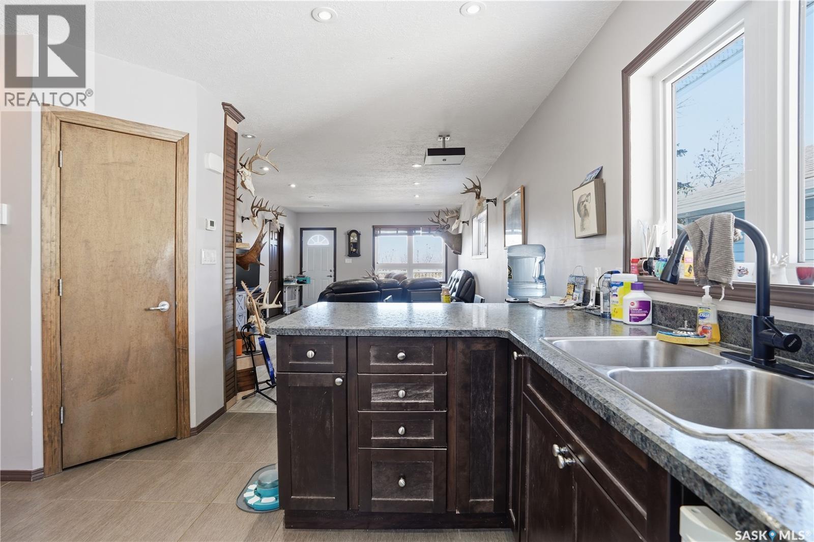24 Alice Crescent, Marquis Rm No. 191, SK - Indoor Photo Showing Kitchen With Double Sink
