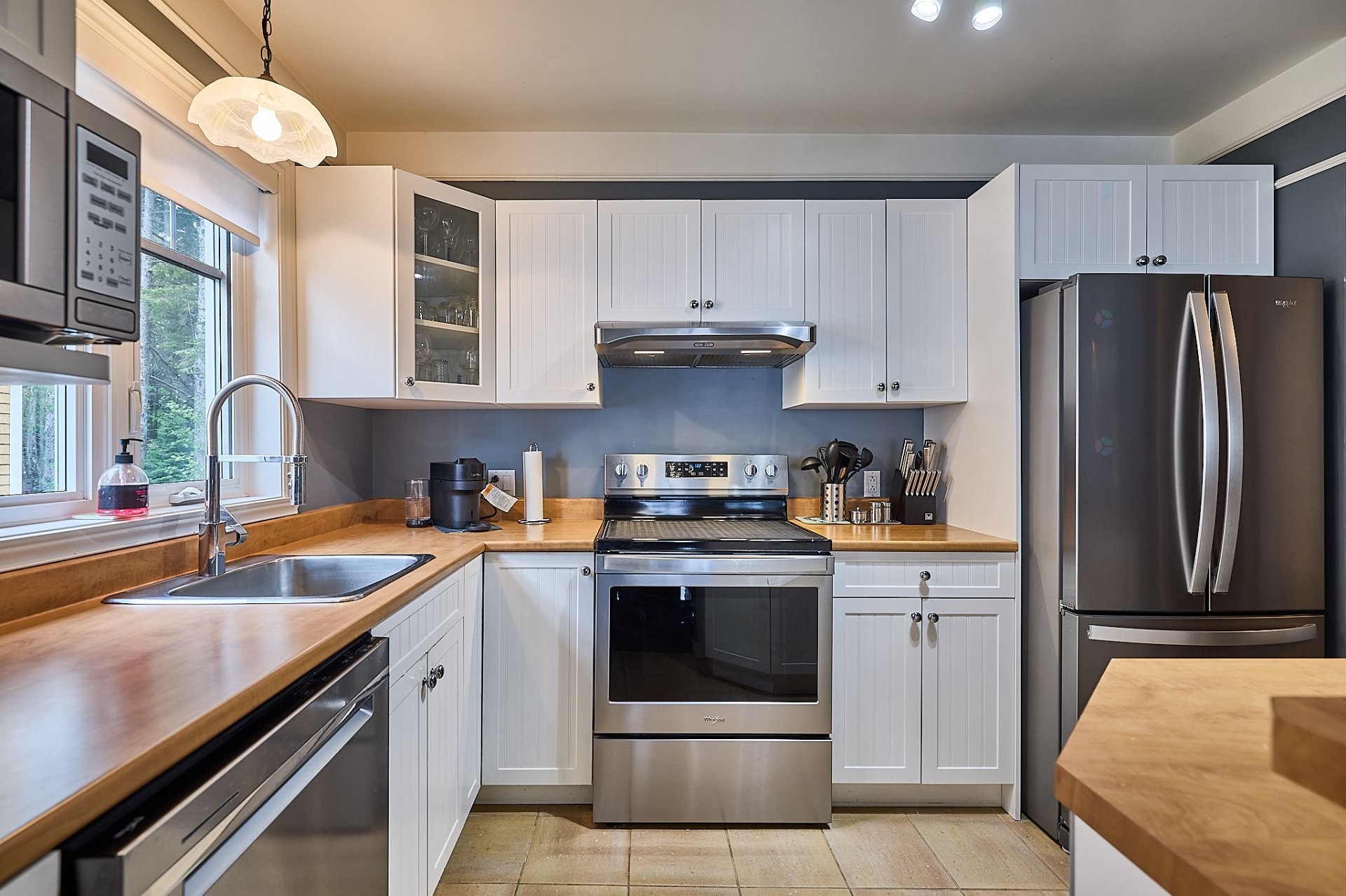 Kitchen - 309 Av. Du Manoir, Saint-Donat, QC - Indoor Photo Showing Kitchen