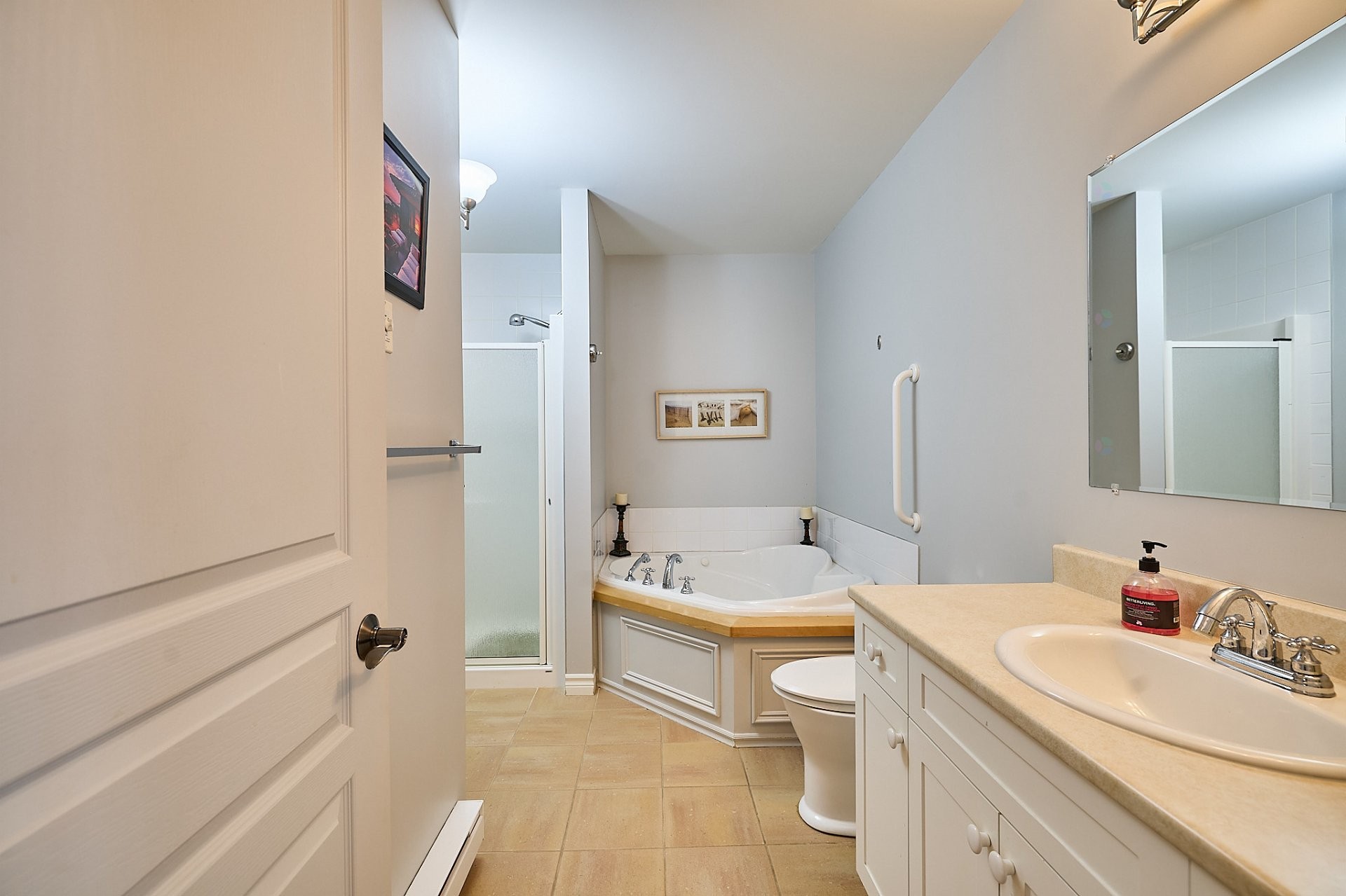 Bathroom - 309 Av. Du Manoir, Saint-Donat, QC - Indoor Photo Showing Bathroom