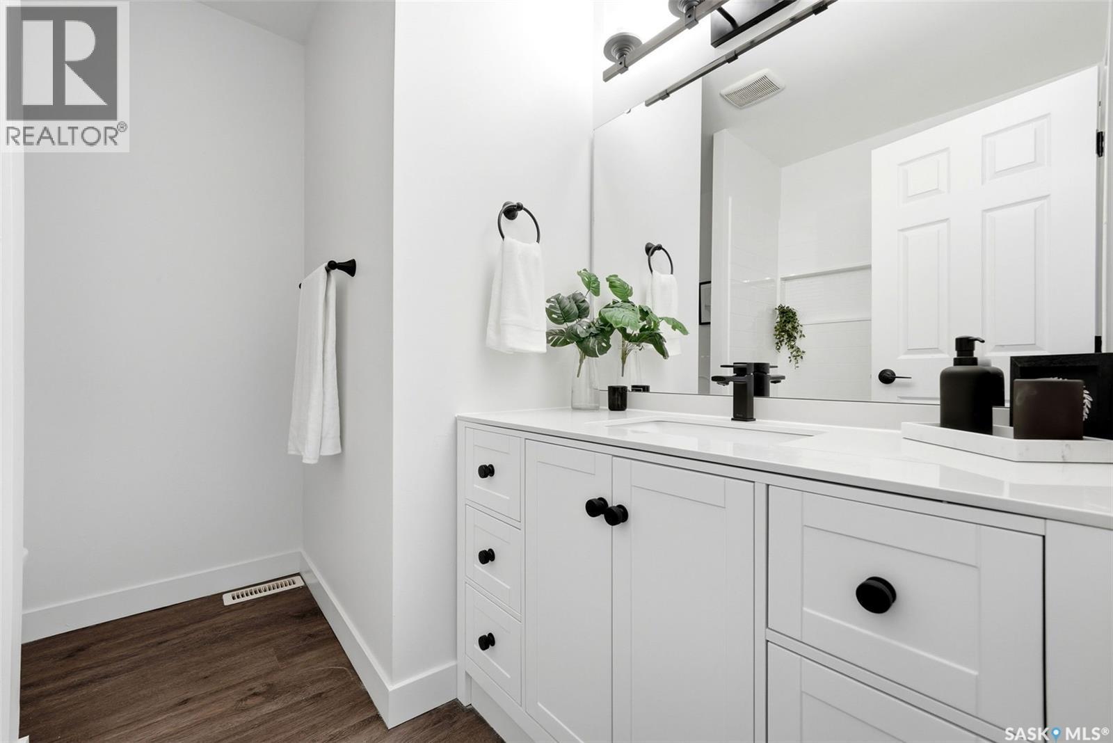 127 Mackenzie Way, Regina, SK - Indoor Photo Showing Bathroom