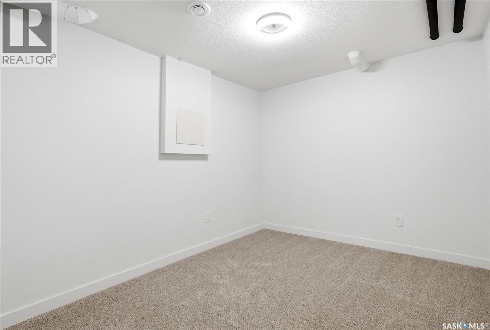 127 Mackenzie Way, Regina, SK - Indoor Photo Showing Other Room