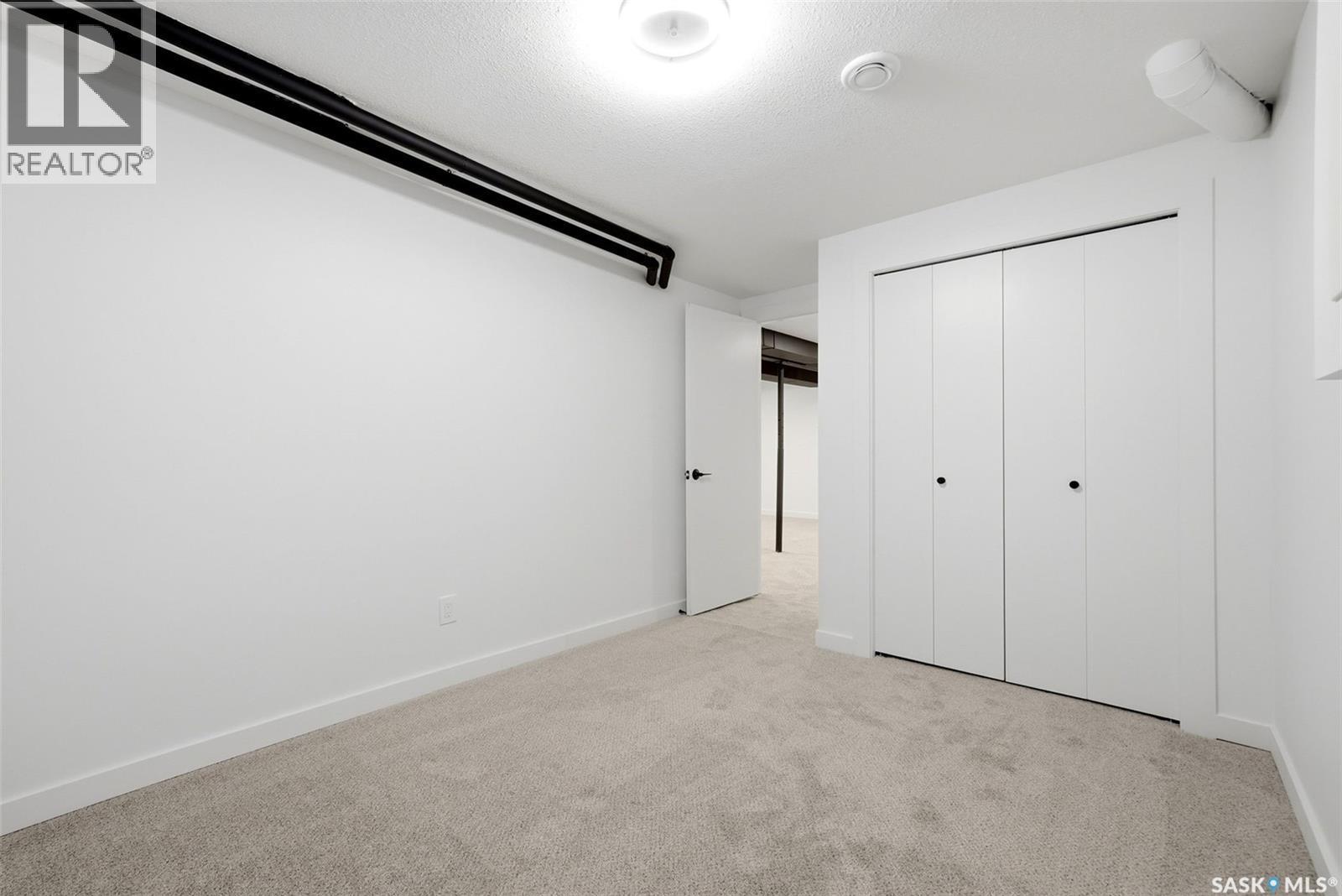 127 Mackenzie Way, Regina, SK - Indoor Photo Showing Other Room