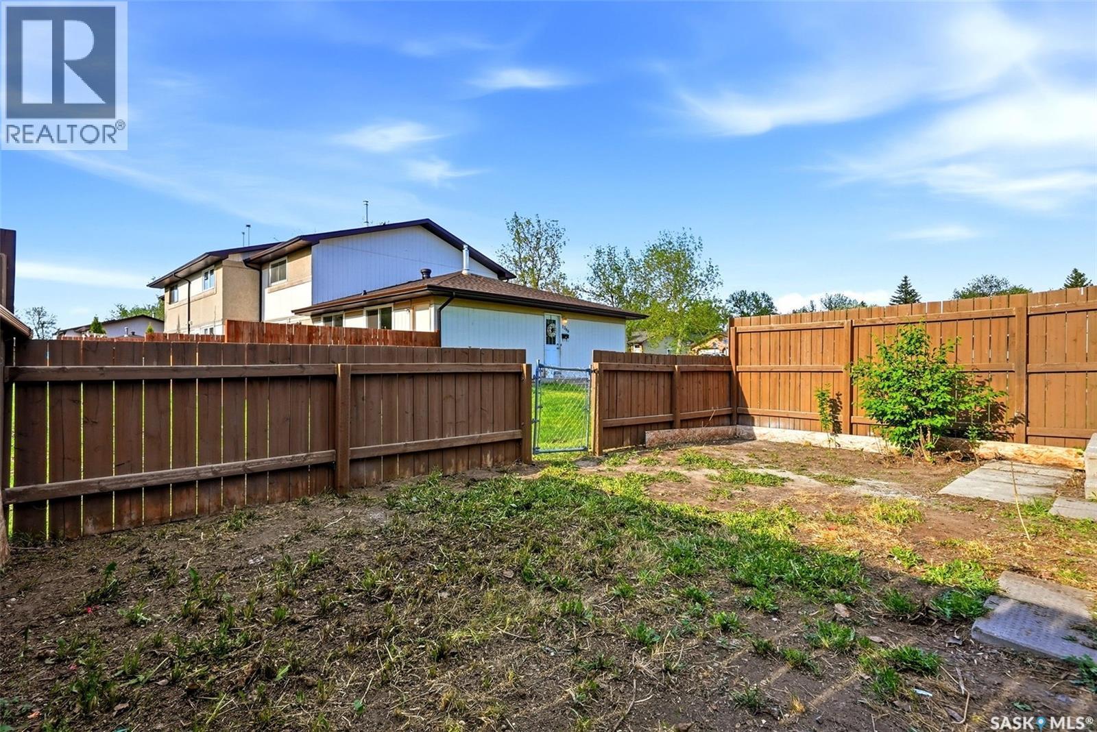 127 Mackenzie Way, Regina, SK - Outdoor