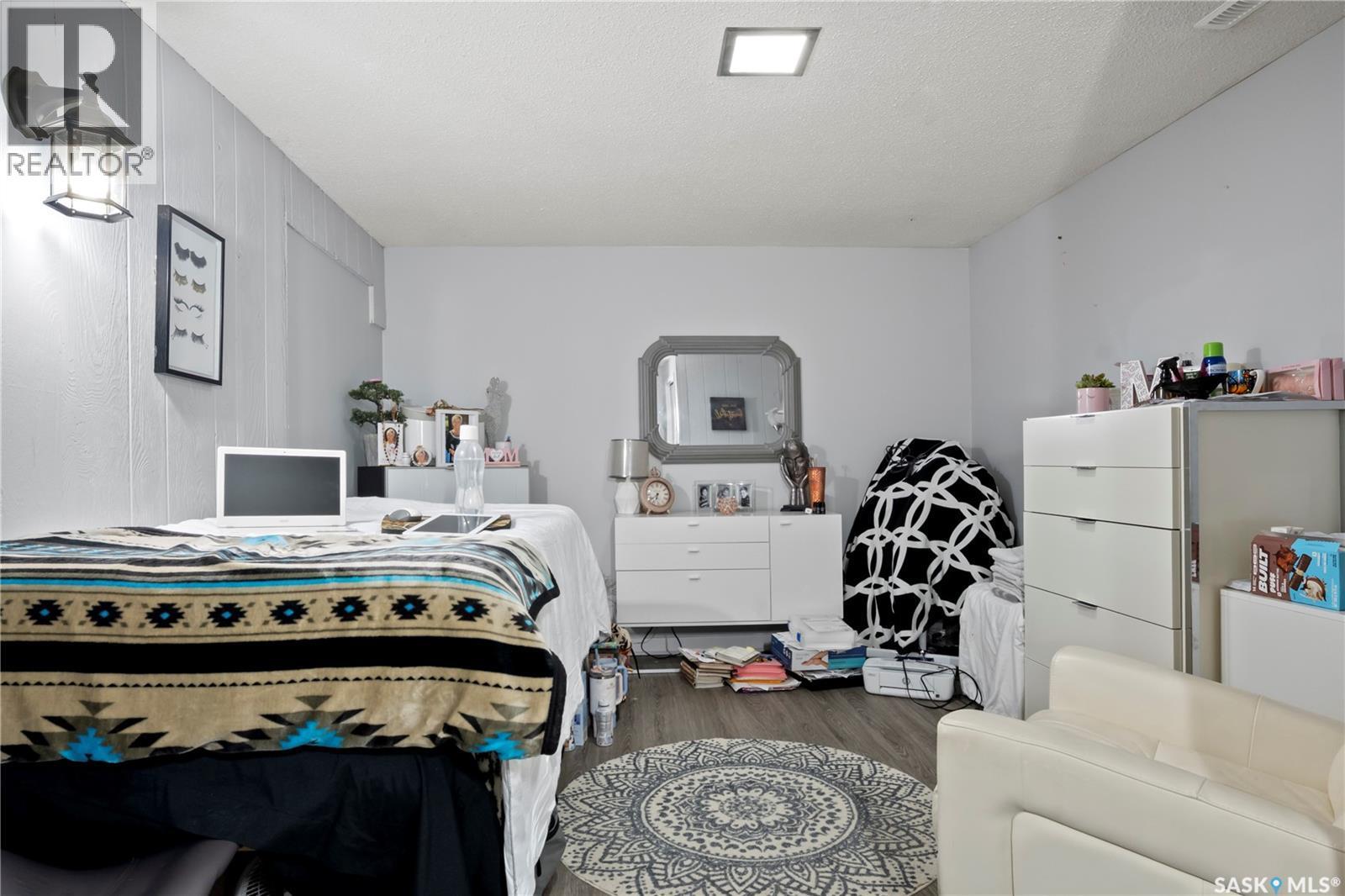 18 Hyland Crescent, Regina, SK - Indoor Photo Showing Bedroom