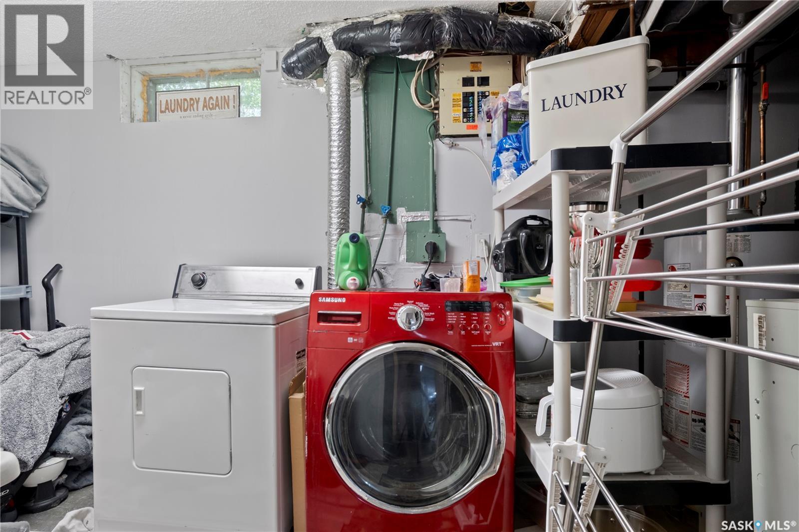 18 Hyland Crescent, Regina, SK - Indoor Photo Showing Laundry Room