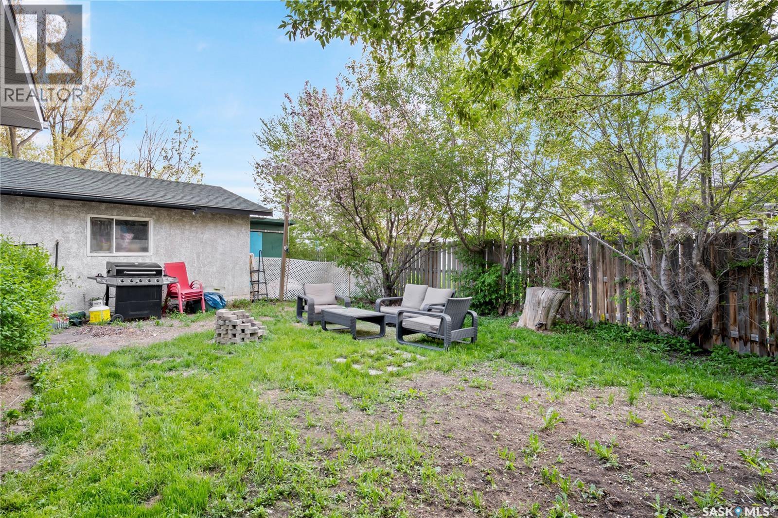 18 Hyland Crescent, Regina, SK - Outdoor