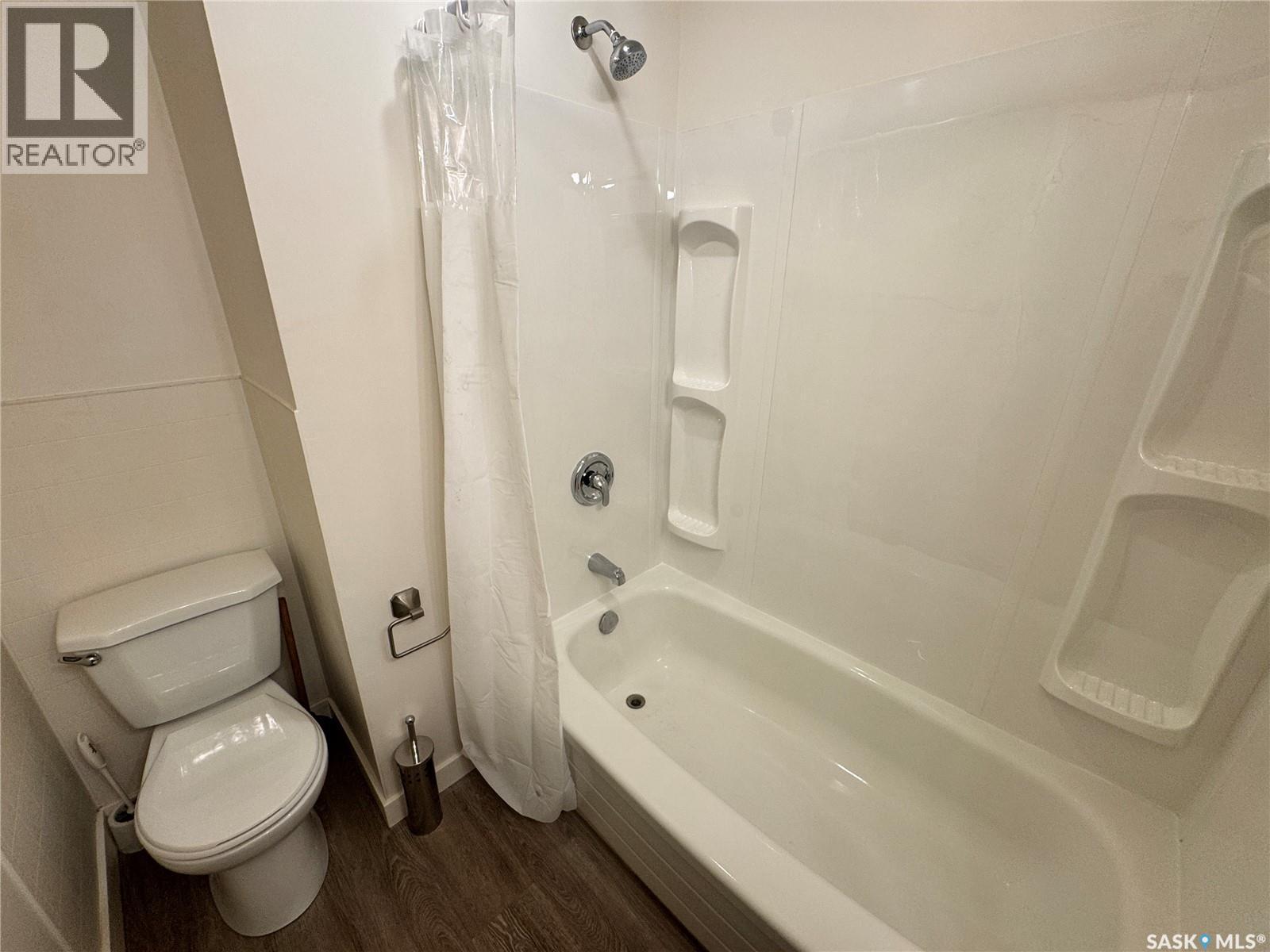 127 2Nd Avenue W, Biggar, SK - Indoor Photo Showing Bathroom