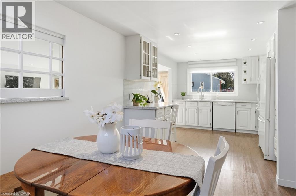81 Thomson Drive, Waterdown, ON - Indoor Photo Showing Other Room