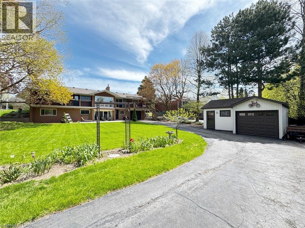 81 Thomson Drive, Waterdown, ON - Outdoor