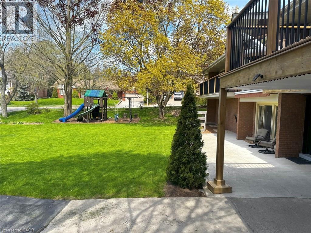 81 Thomson Drive, Waterdown, ON - Outdoor