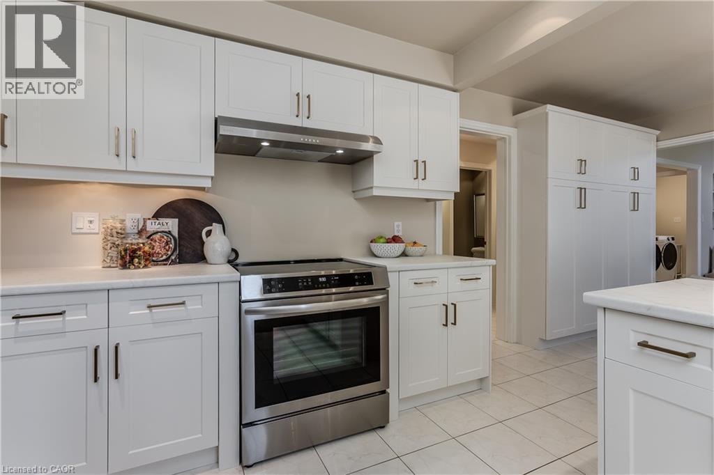 4153 Arbourfield Drive, Burlington, ON - Indoor Photo Showing Kitchen