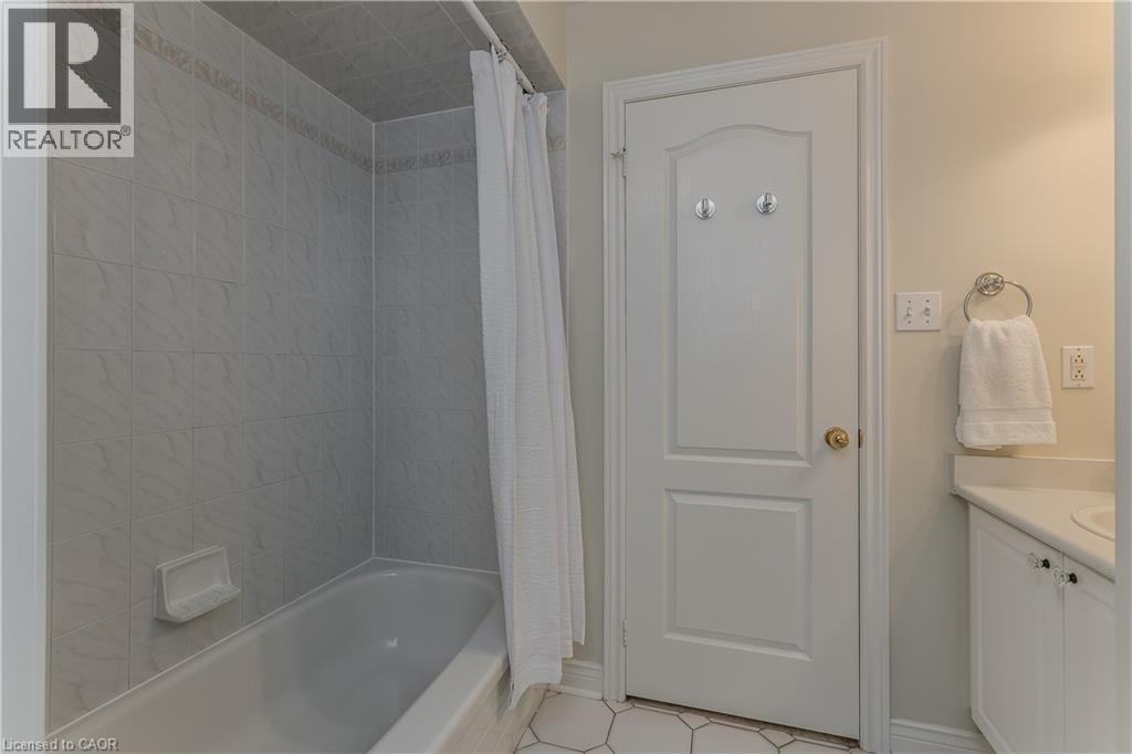 4153 Arbourfield Drive, Burlington, ON - Indoor Photo Showing Bathroom