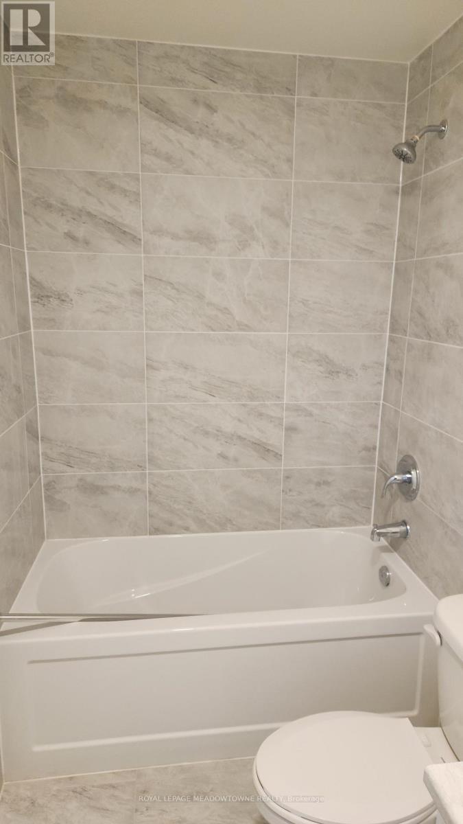 204A - 16 Melbourne Avenue, St. Catharines, ON - Indoor Photo Showing Bathroom