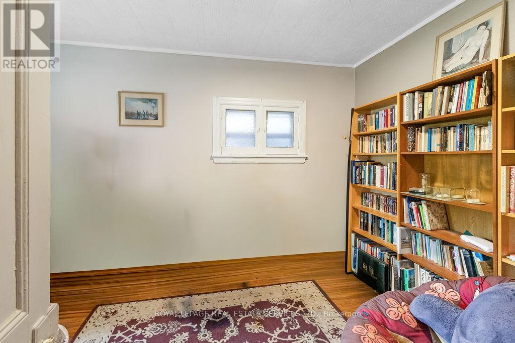 100 Wentworth Street S, Hamilton, ON - Indoor