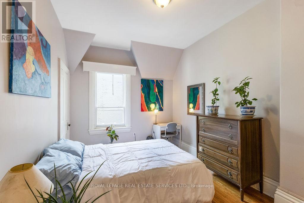 100 Wentworth Street S, Hamilton, ON - Indoor Photo Showing Bedroom