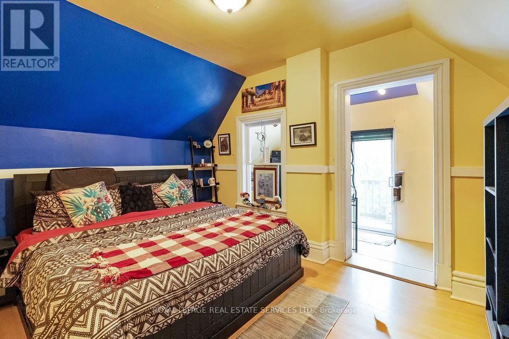 100 Wentworth Street S, Hamilton, ON - Indoor Photo Showing Bedroom