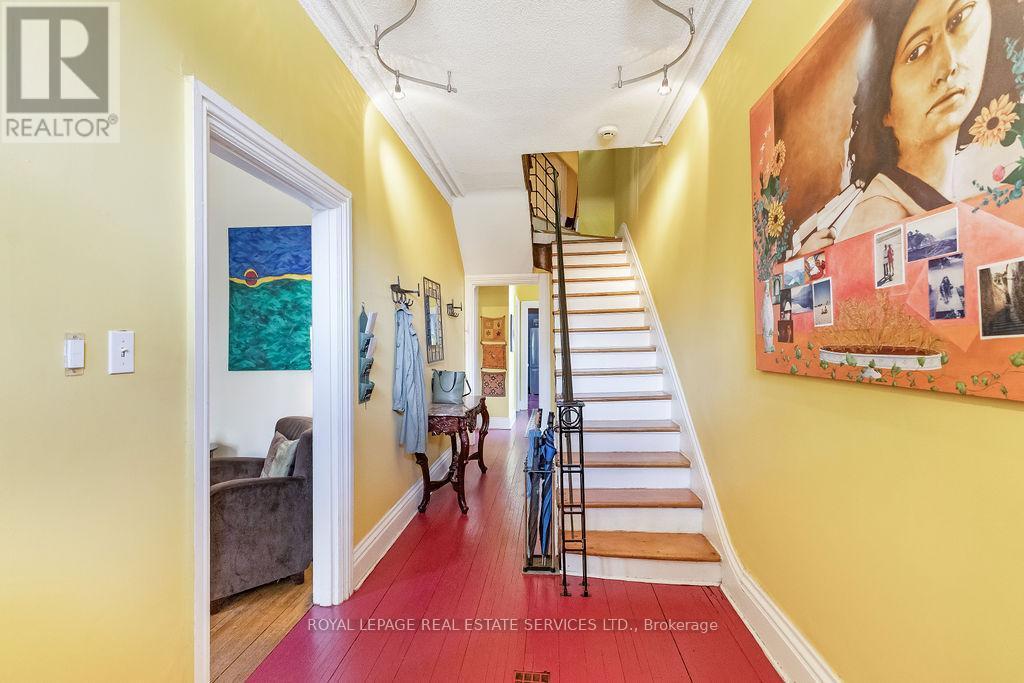 100 Wentworth Street S, Hamilton, ON - Indoor Photo Showing Other Room