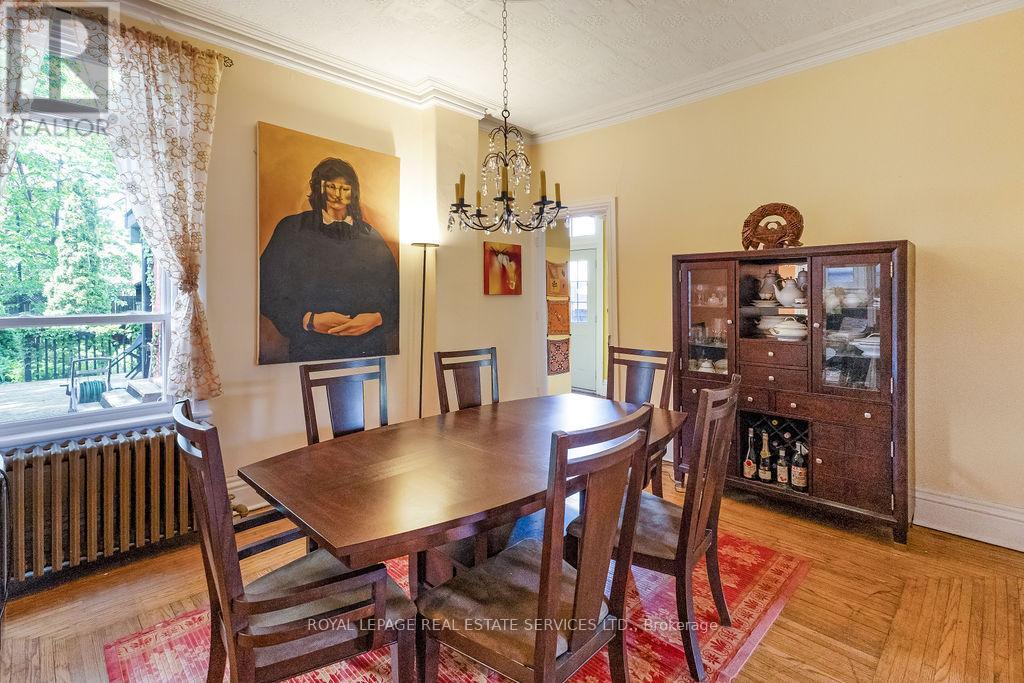 100 Wentworth Street S, Hamilton, ON - Indoor Photo Showing Dining Room