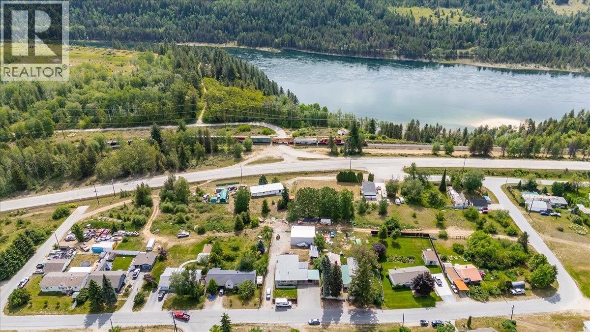 609 201St Avenue, Castlegar, BC - Outdoor With Body Of Water With View