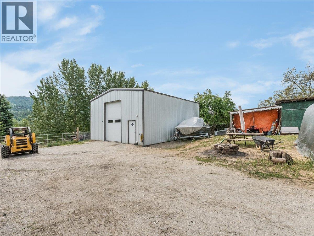 609 201St Avenue, Castlegar, BC - Outdoor