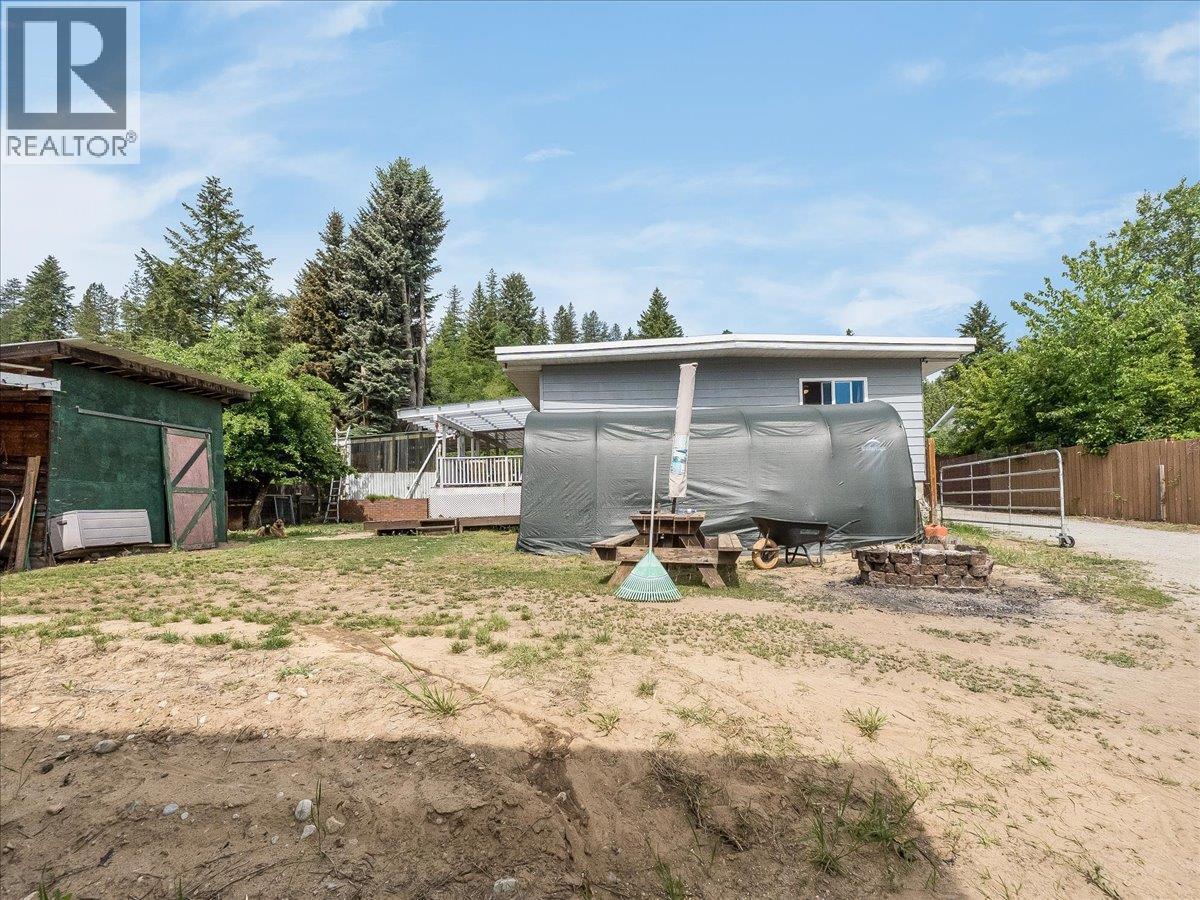 609 201St Avenue, Castlegar, BC - Outdoor