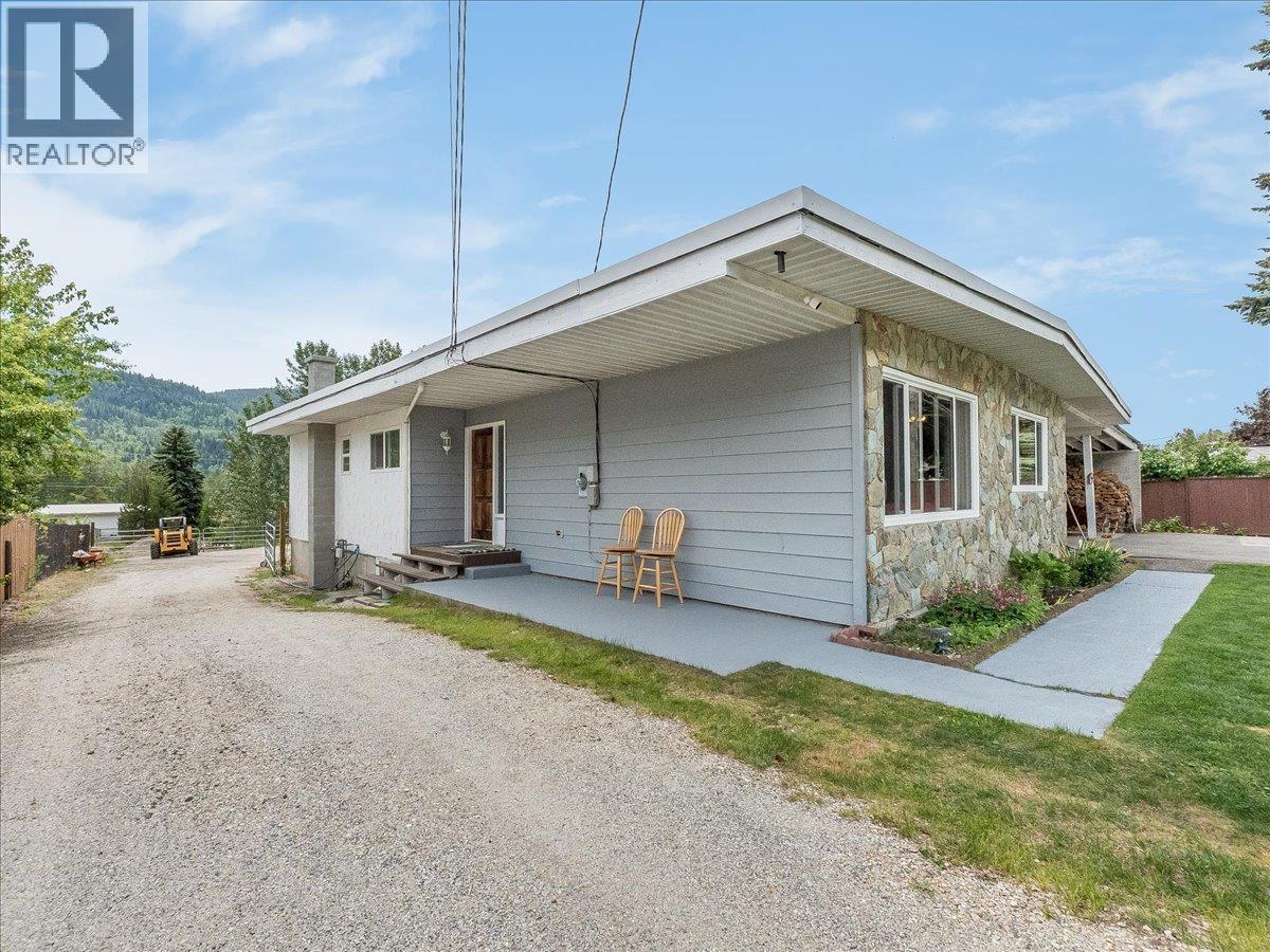 609 201St Avenue, Castlegar, BC - Outdoor